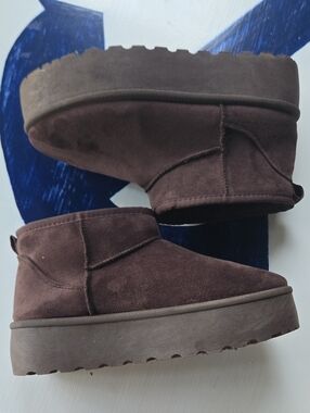 Mudd Cherry Faux Suede Brown Platform Ankle Boot Size 8.5